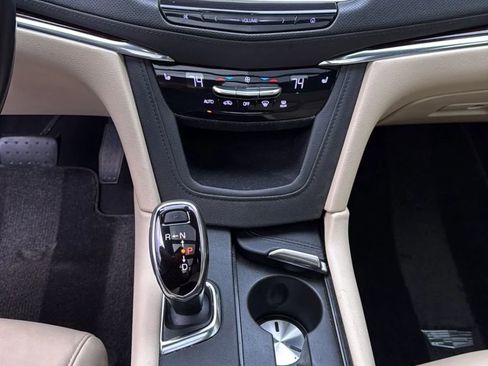 Used 2019 Cadillac XT5 Luxury image 31