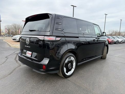 New 2025 Volkswagen ID. Buzz Pro S image 8