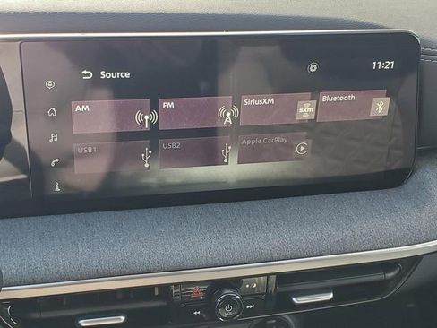 Certified 2025 Nissan Kicks SV image 27