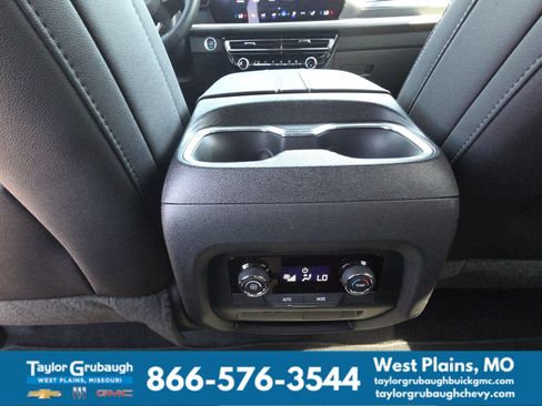 Used 2026 Chevrolet Traverse LT AWD/4WD image 30