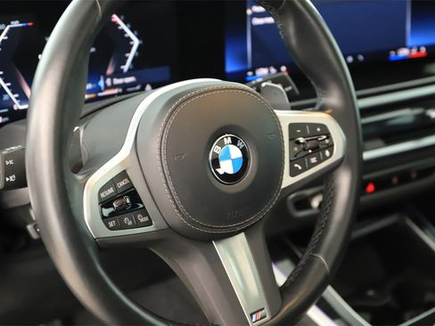 Used 2024 BMW X5 sDrive40i w/ M Sport Package image 16