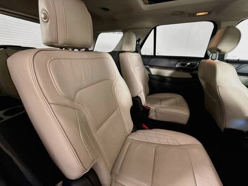 Used 2016 Ford Explorer Platinum AWD/4WD image 29