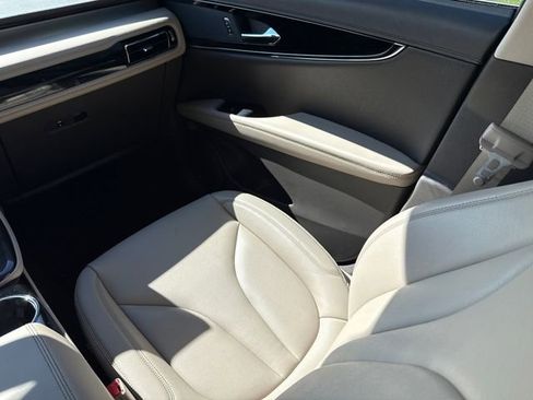 Used 2023 Lincoln Nautilus AWD image 15