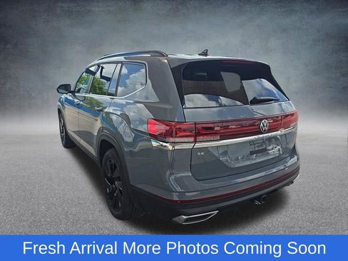 Used 2025 Volkswagen Atlas SE FWD image 8