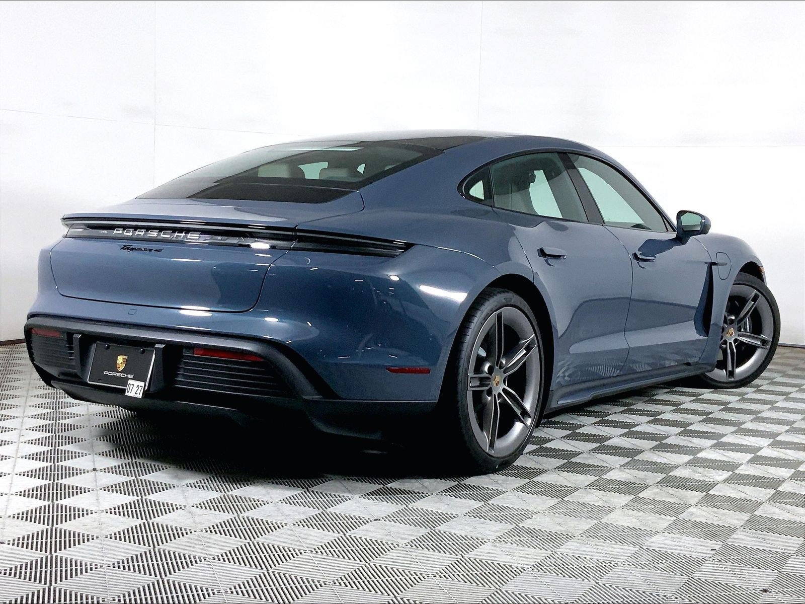 Certified 2025 Porsche Taycan AWD/4WD image 9