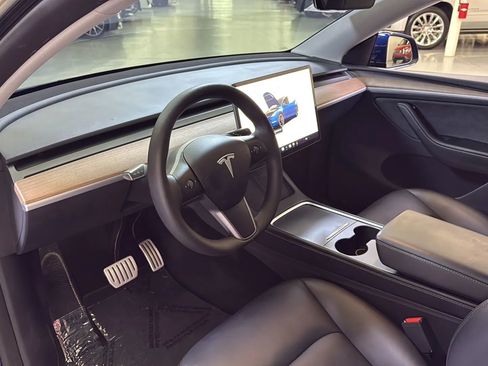 Used 2024 Tesla Model Y Performance AWD/4WD image 12