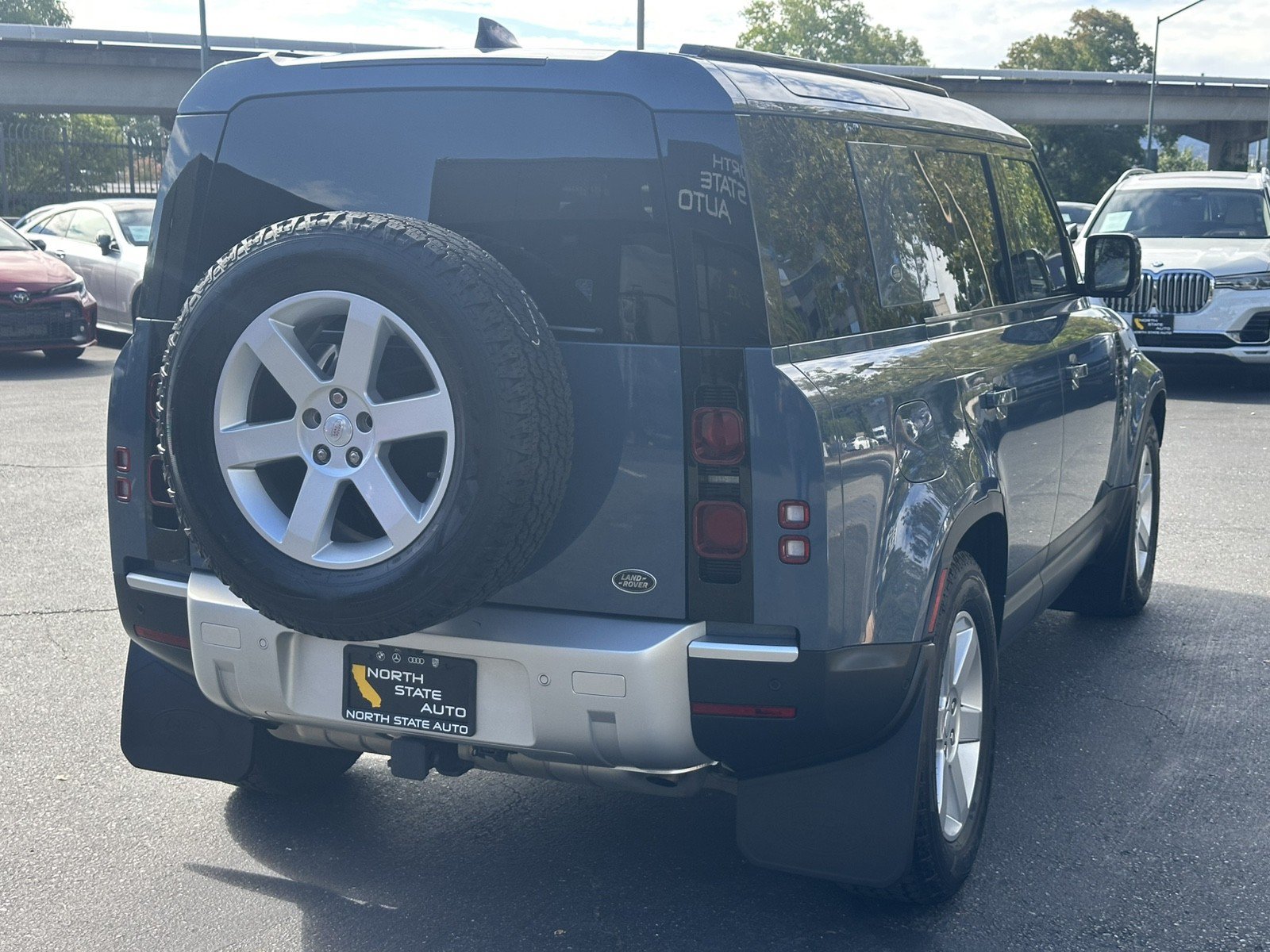 Used 2022 Land Rover Defender 110 SE AWD/4WD image 9