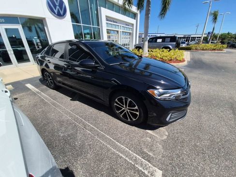 Used 2023 Volkswagen Jetta Sport image 2