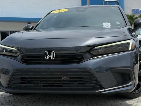 Used 2023 Honda Civic Sport image 3