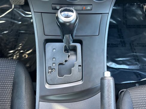 Used 2012 MAZDA MAZDA3 i Touring image 25