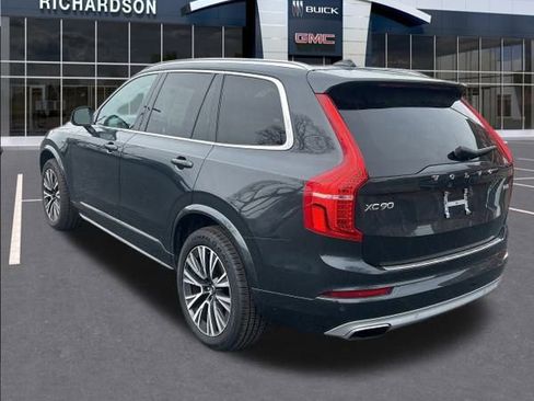 Used 2021 Volvo XC90 T6 Momentum w/ Advanced Package image 3