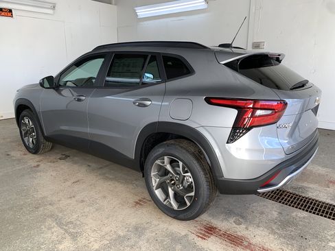 New 2026 Chevrolet Trax LT image 4