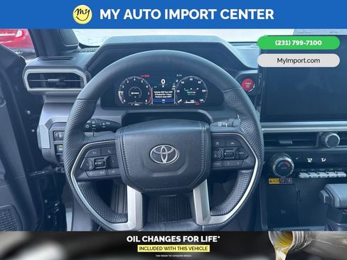 Used 2024 Toyota Tacoma TRD Sport w/ TRD Sport Upgrade Package image 10