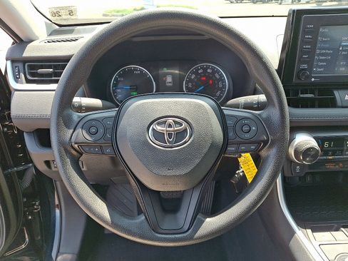 Certified 2021 Toyota RAV4 LE image 19