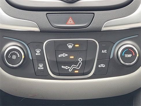 Used 2019 Chevrolet Equinox LS w/ LS Convenience Package image 29