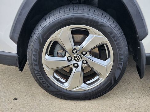 Used 2020 Toyota RAV4 Limited AWD/4WD image 10