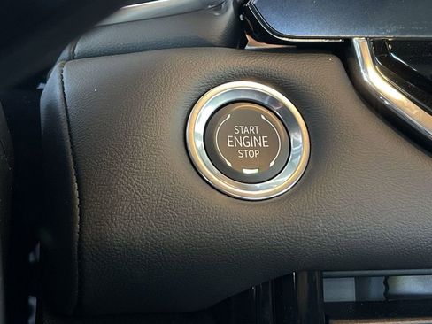 New 2025 GMC Canyon Elevation w/ Convenience Package image 17