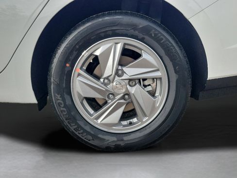 New 2026 Hyundai Elantra SE image 5