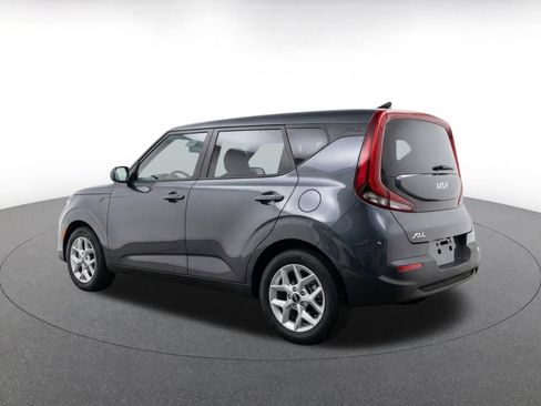 Used 2025 Kia Soul LX w/ LX Technology Package FWD image 7