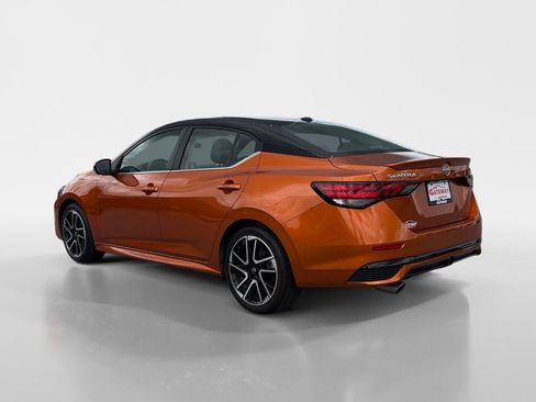 Used 2025 Nissan Sentra SR w/ SR Premium Package FWD image 3