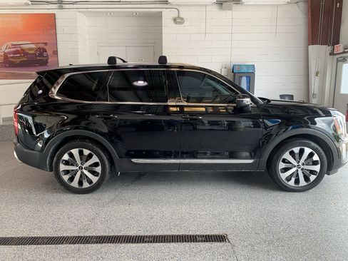 Used 2021 Kia Telluride EX w/ EX Premium Package FWD image 11