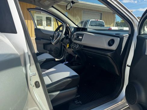Used 2012 Toyota Yaris LE FWD image 7