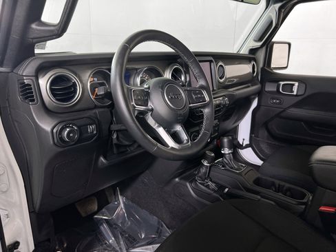 Used 2023 Jeep Wrangler Sahara w/ Cold Weather Group AWD/4WD image 9