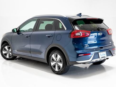Used 2018 Kia Niro EX FWD image 29