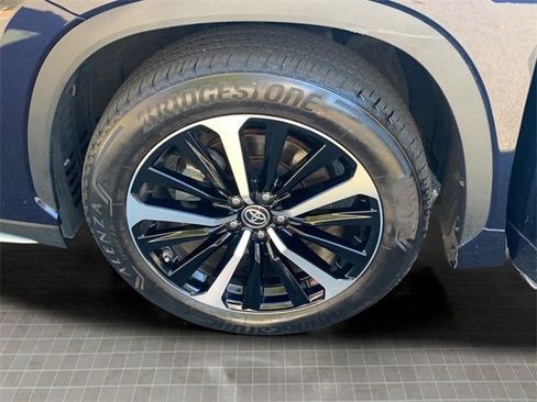 Used 2022 Toyota Highlander XSE image 47