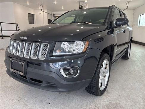 Used 2014 Jeep Compass Latitude FWD image 4