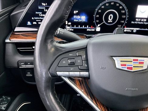 Used 2022 Cadillac Escalade Premium Luxury w/ Performance Package AWD/4WD image 24