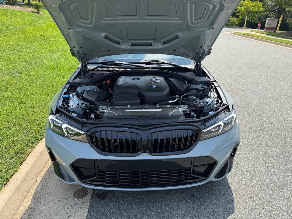 New 2026 BMW 330i xDrive Sedan w/ M Sport Package AWD/4WD image 16