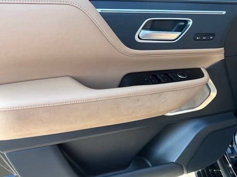 Certified 2025 INFINITI QX80 Sensory AWD/4WD image 11