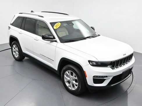 Used 2023 Jeep Grand Cherokee Limited AWD/4WD image 39