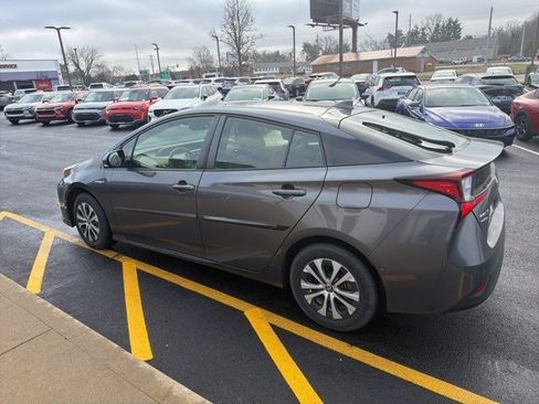 Used 2019 Toyota Prius XLE image 15