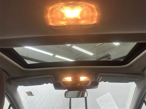 Used 2024 Subaru Crosstrek 2.0i Premium image 22