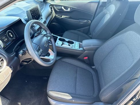 Used 2023 Hyundai Kona SE image 24