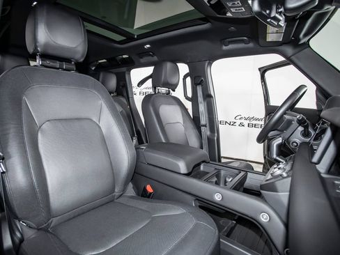 Used 2024 Land Rover Defender 110 X-Dynamic SE AWD/4WD image 16