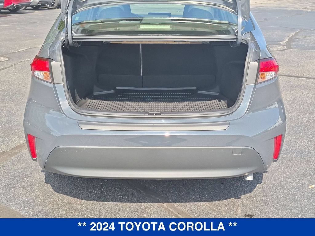 Used 2024 Toyota Corolla LE FWD image 27