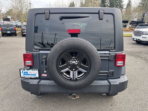 Used 2017 Jeep Wrangler Unlimited Sport w/ Connectivity Group image 6