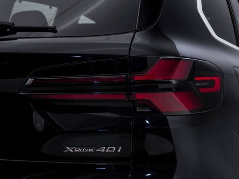 Used 2024 BMW X5 xDrive40i w/ Executive Package image 13