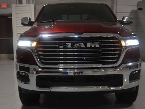 Used 2025 RAM 1500 Laramie AWD/4WD image 2