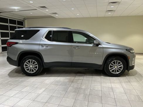 Used 2023 Chevrolet Traverse LT FWD image 6