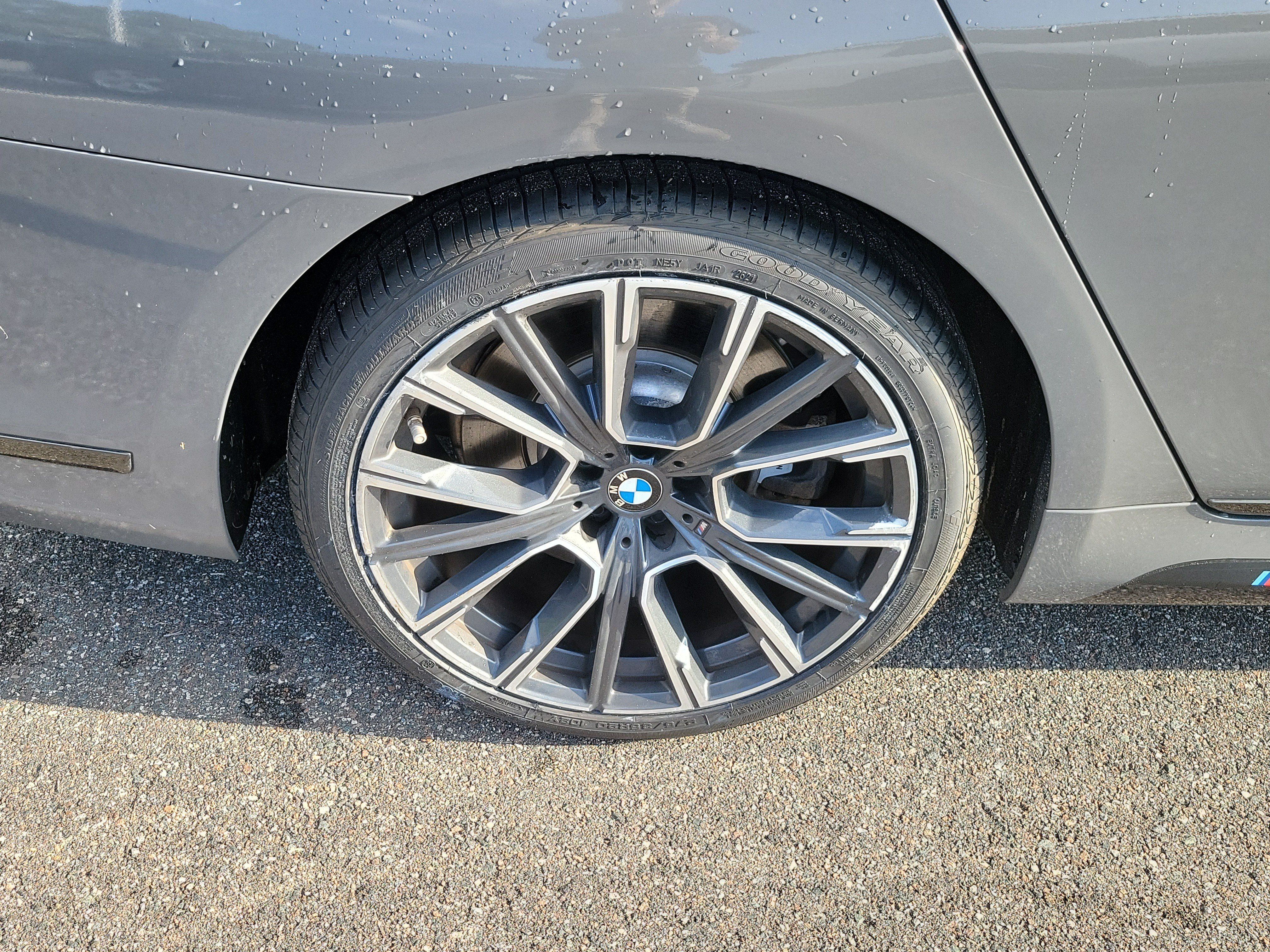 Used 2020 BMW 750i xDrive w/ Executive Package AWD/4WD image 40