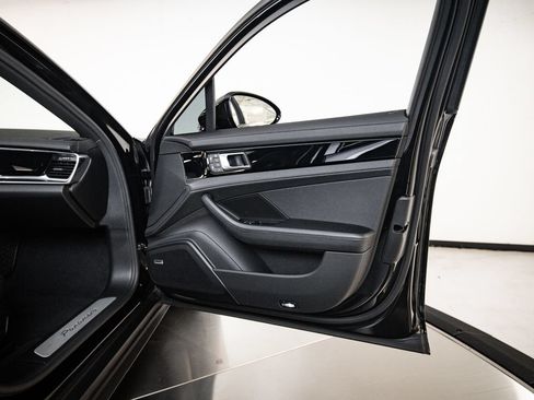Certified 2023 Porsche Panamera image 27