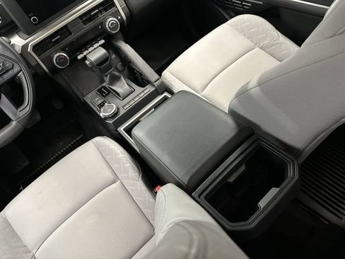 Used 2024 Toyota Tacoma SR5 AWD/4WD image 25