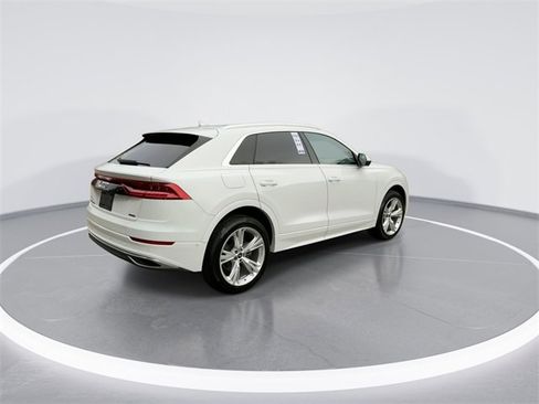 Used 2022 Audi Q8 Premium Plus image 8