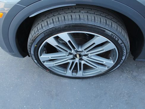 Used 2018 Audi SQ5 Premium Plus AWD/4WD image 11