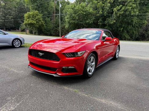 Used 2015 Ford Mustang Convertible RWD image 1