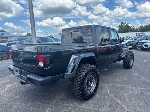 Used 2022 Jeep Gladiator Sport AWD/4WD image 3